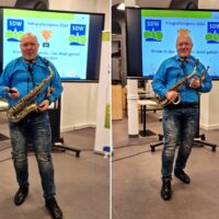 Sänger und Saxophonist Ruslan Aleksieiev bei einer Veranstaltung des Landkreises in Hameln