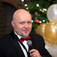 Moderator & DJ RusAlex buchen – Hochzeit, Firmenfeier & Events in Hameln, Hannover usw.